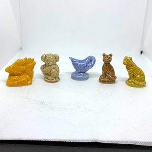 Bundle of Wade England small collectible figurines - animals